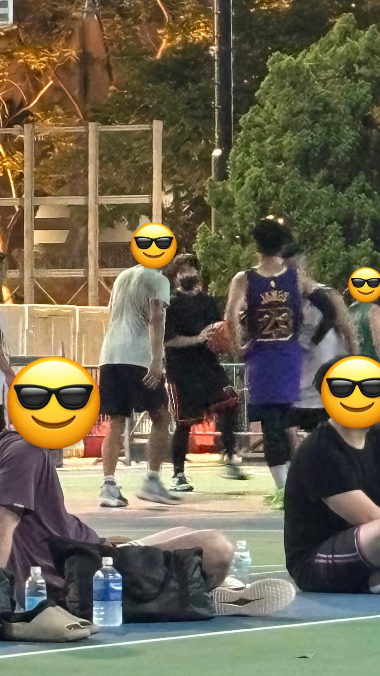 有網民見到姜濤在維園打波。