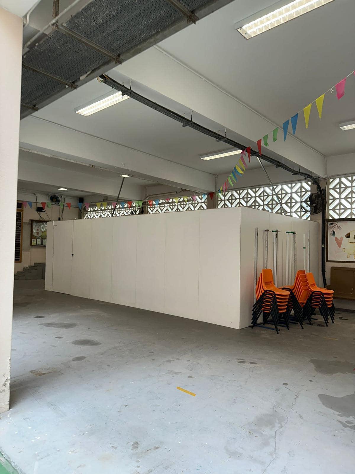 玫瑰崗舊生會原定於周日(7月14日)在母校禮堂舉行告別儀式,惟惟母校指近數周幾已開始在校舍各處進行不同的裝修工程,校監關注活動的風險和安全管理,包括提供購買保險證明,舊生會因未能夠在短時間做到所有要求,故最終宣布取消活動。(玫瑰崗舊生會FB)