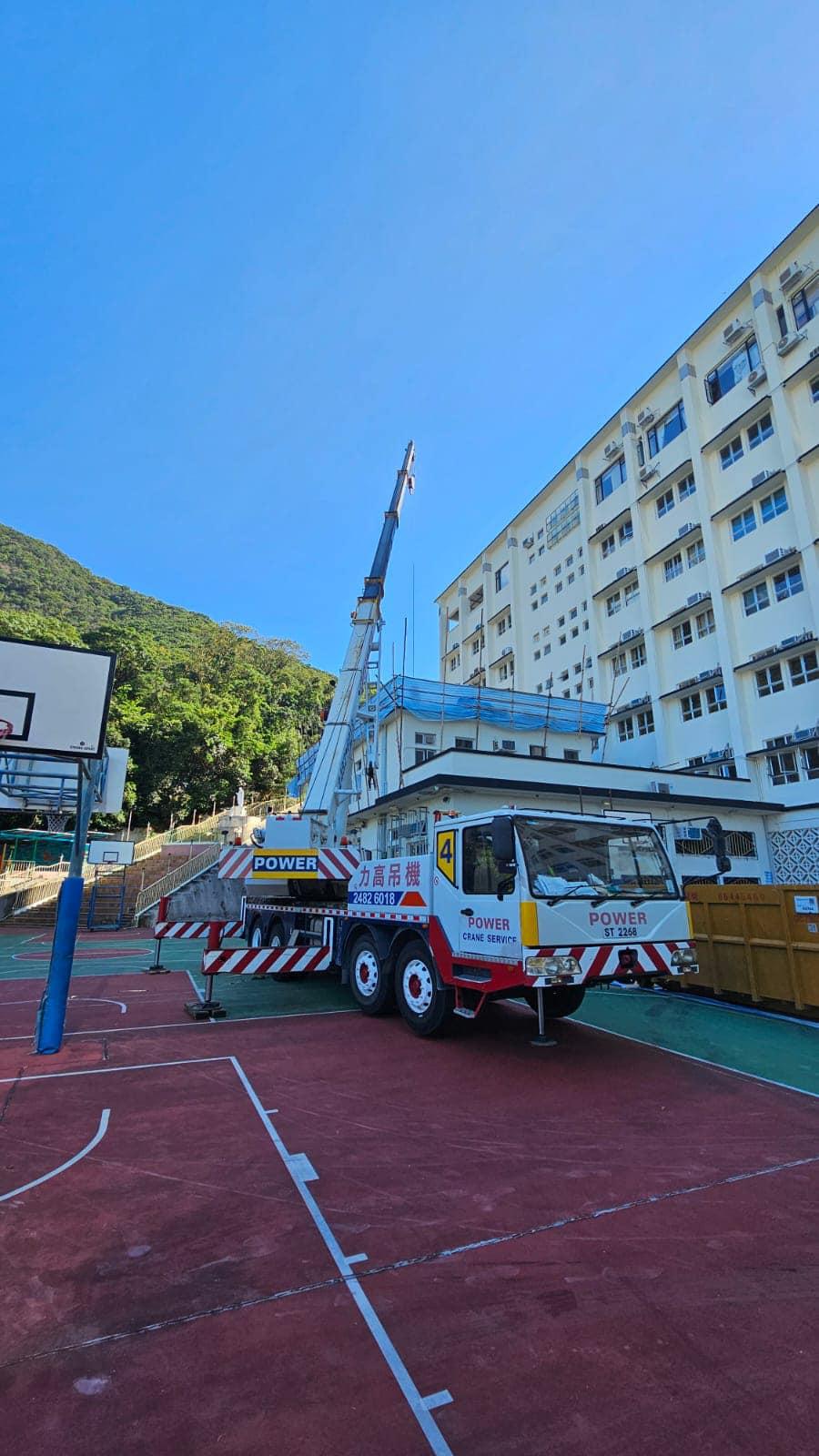 玫瑰崗舊生會原定於周日(7月14日)在母校禮堂舉行告別儀式,惟惟母校指近數周幾已開始在校舍各處進行不同的裝修工程,校監關注活動的風險和安全管理,包括提供購買保險證明,舊生會因未能夠在短時間做到所有要求,故最終宣布取消活動。(玫瑰崗舊生會FB)