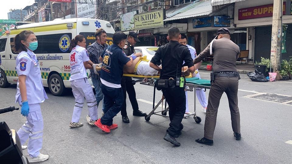 當地救援人員為事主急救。(網上圖片)