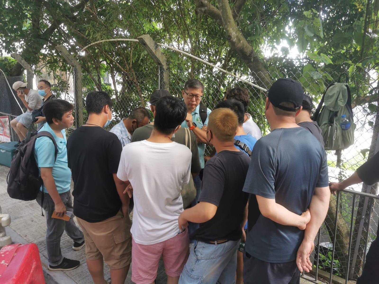 港島西半山寶珊道28號地盤項目,一批玻璃幕牆工人不滿被拖欠薪金(香港建造業總工會圖片)