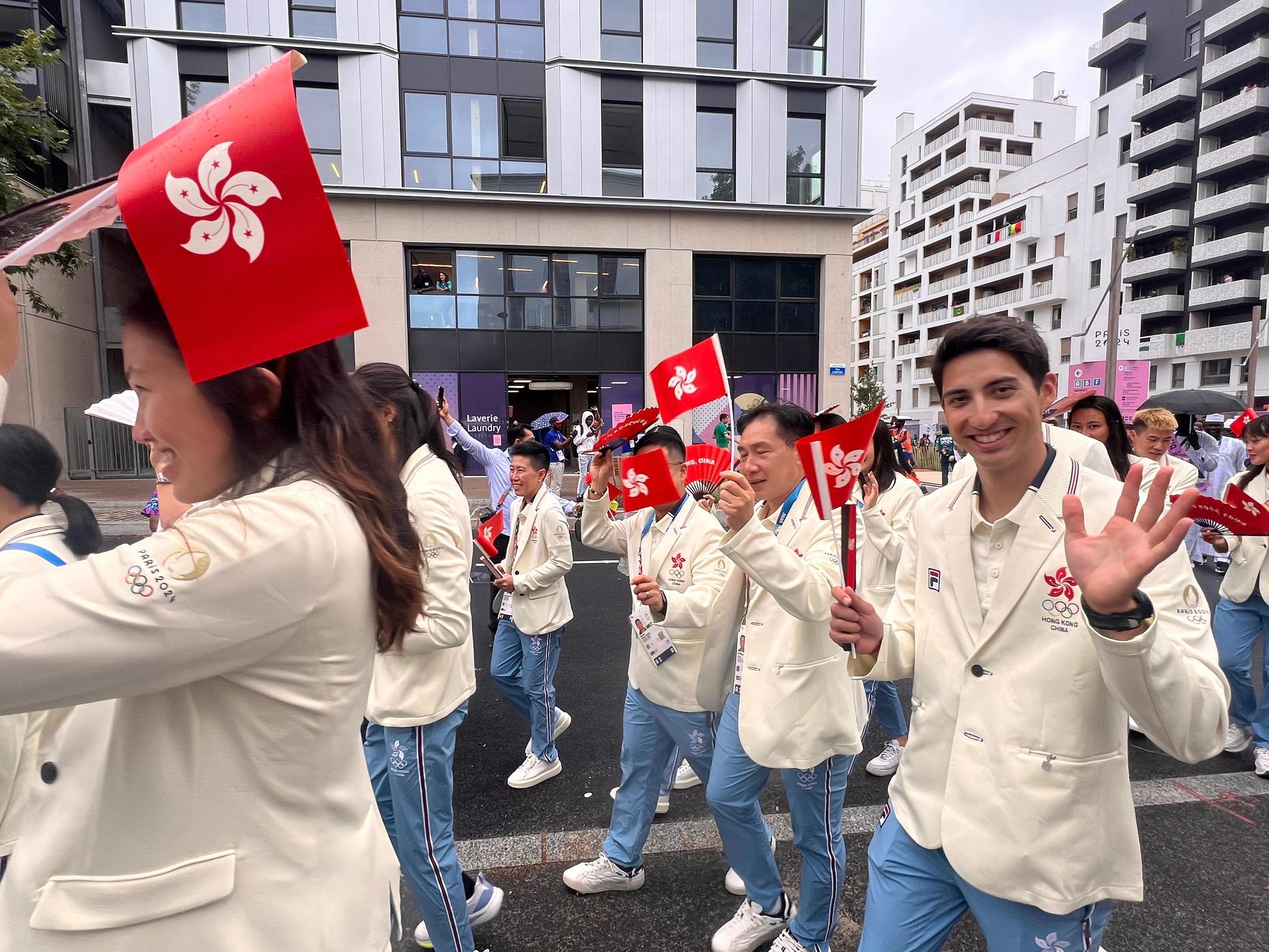 港隊於開幕禮前已集合出發前往塞納河,參加開幕禮。(相片由港協暨奧委會提供)
