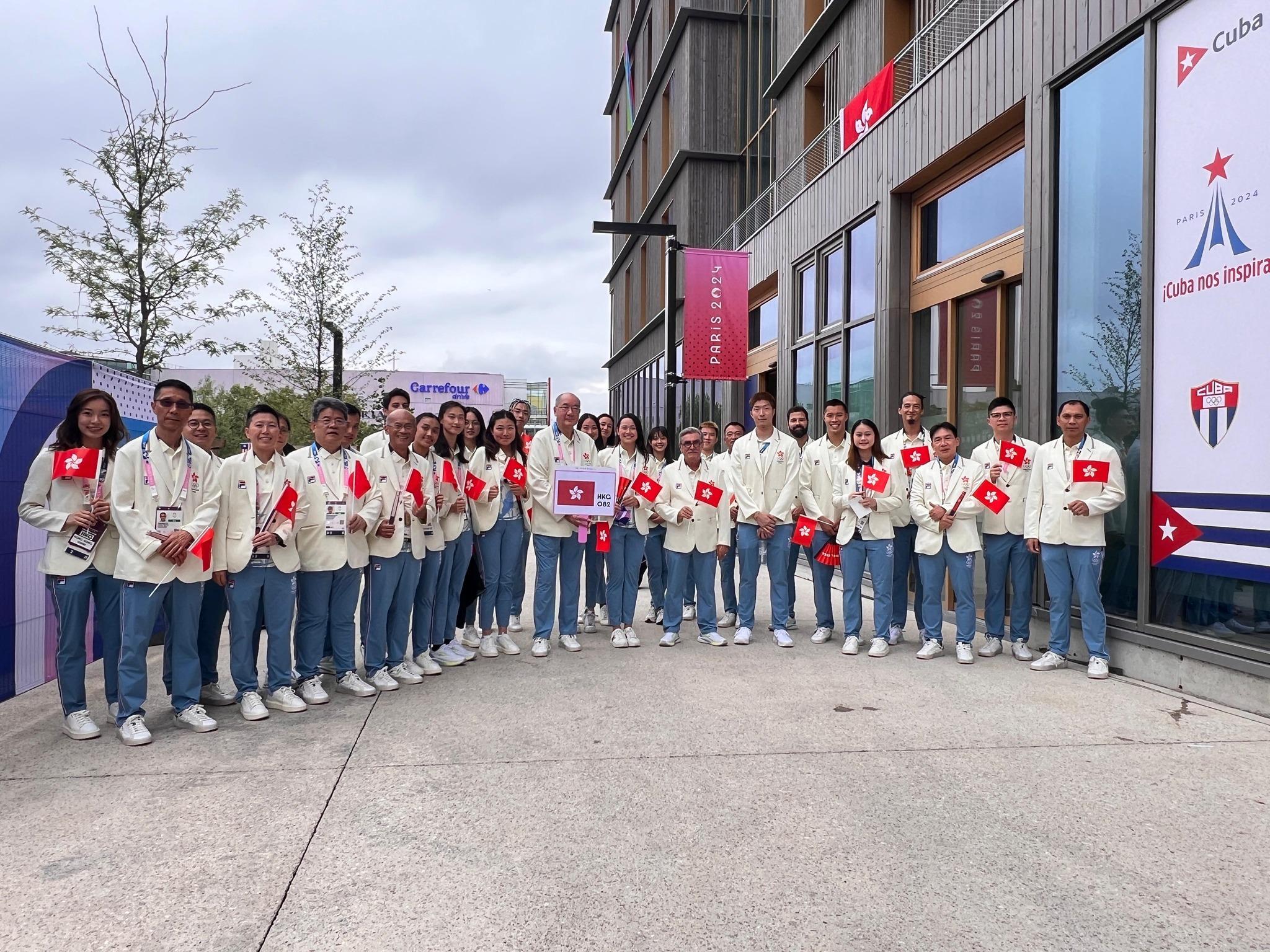 港隊於開幕禮前已集合出發前往塞納河,參加開幕禮。(相片由港協暨奧委會提供)