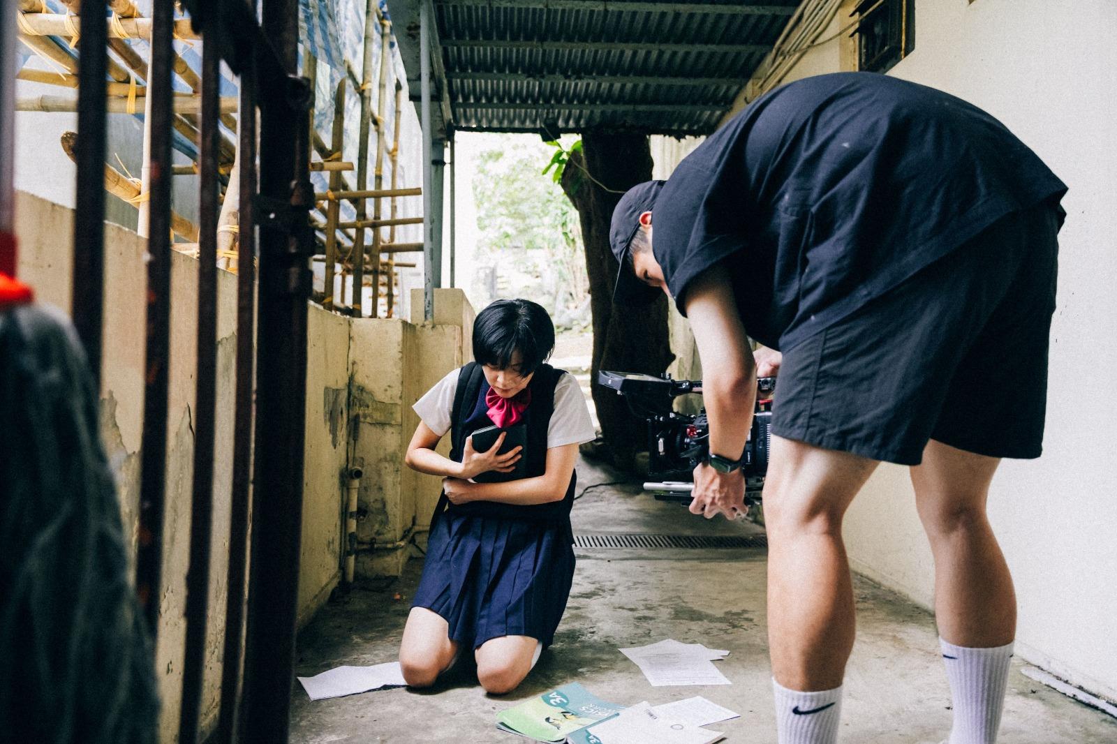 per se解釋今次歌曲是想描繪一個「中二病」少年。