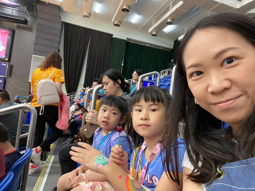 Jessie有一對4歲及7歲的女兒,母女感情要好。