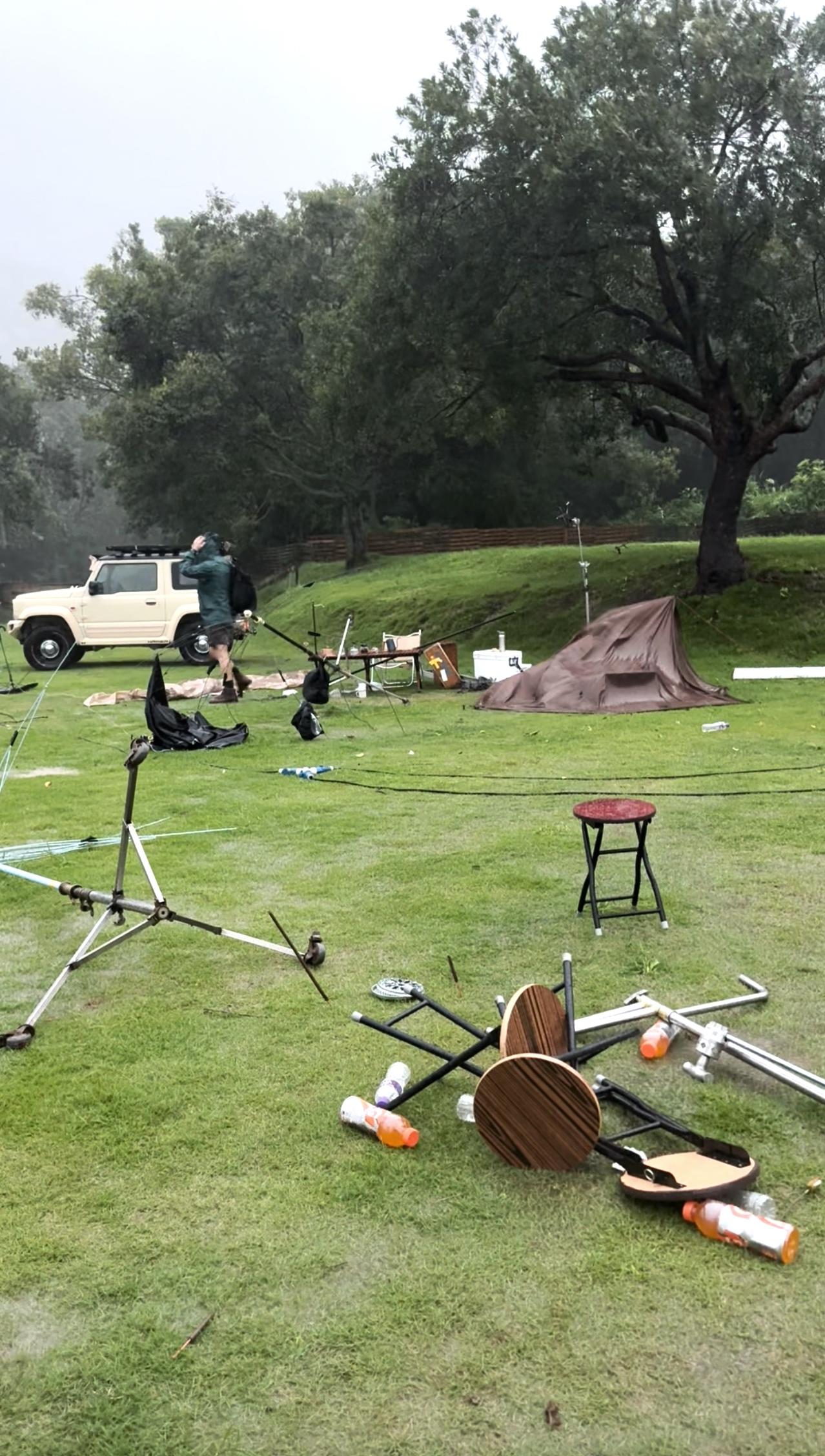 拍攝腰斬後,釗峰得知同事陸續安全離開現場才告放心。