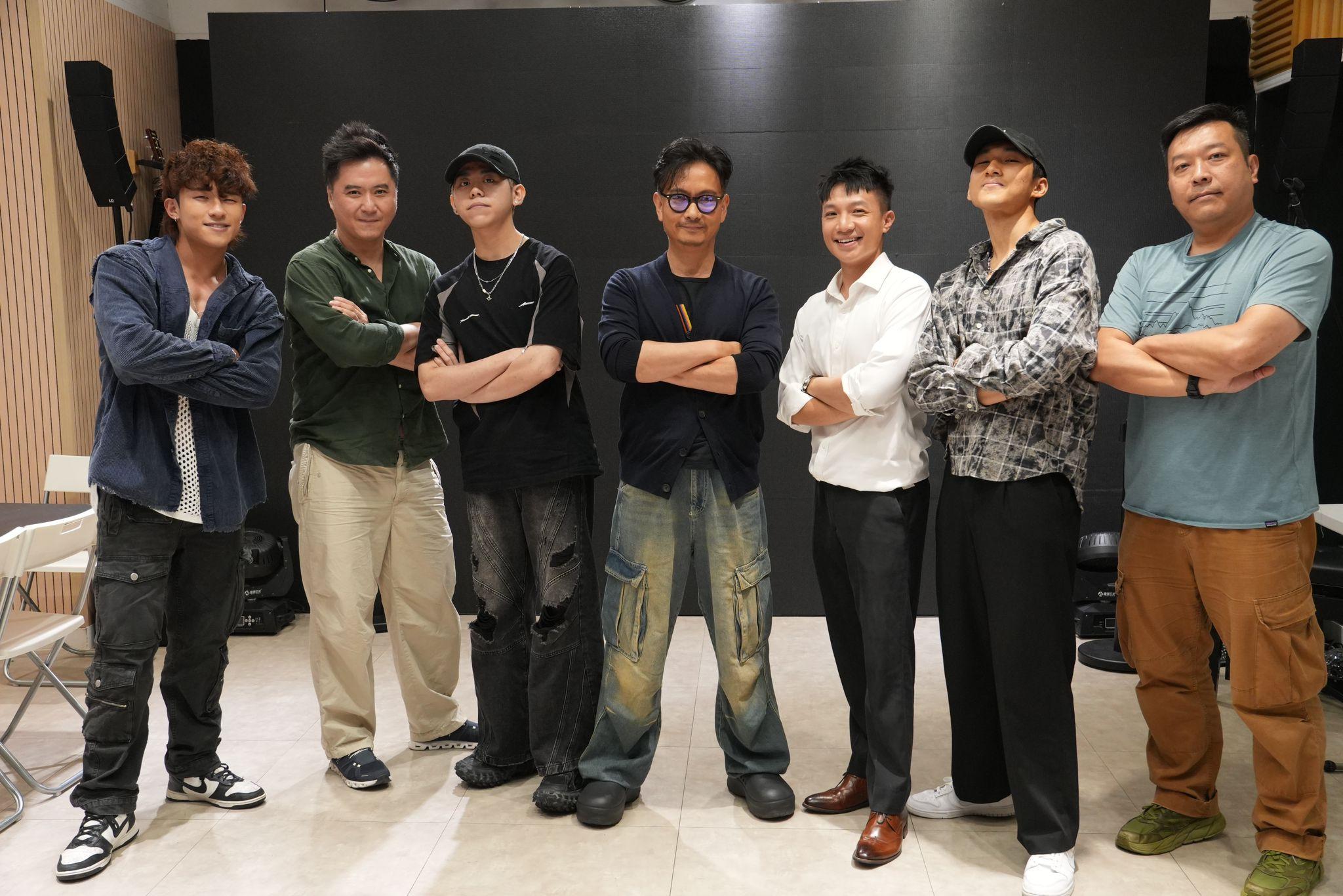 謝君豪跟一眾學員合照留念。