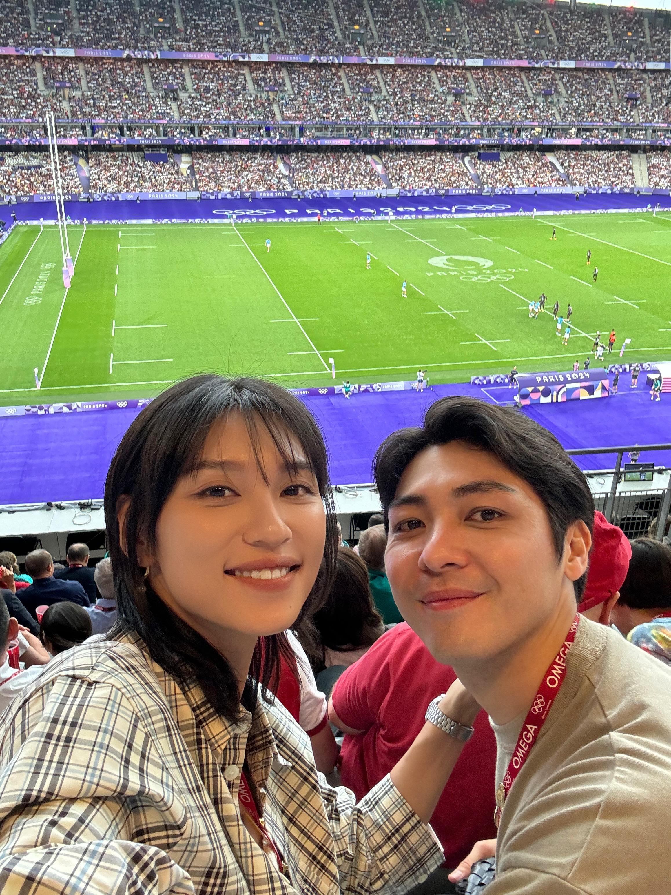 王丹妮和羅孝勇在巴黎觀看七人欖球賽。