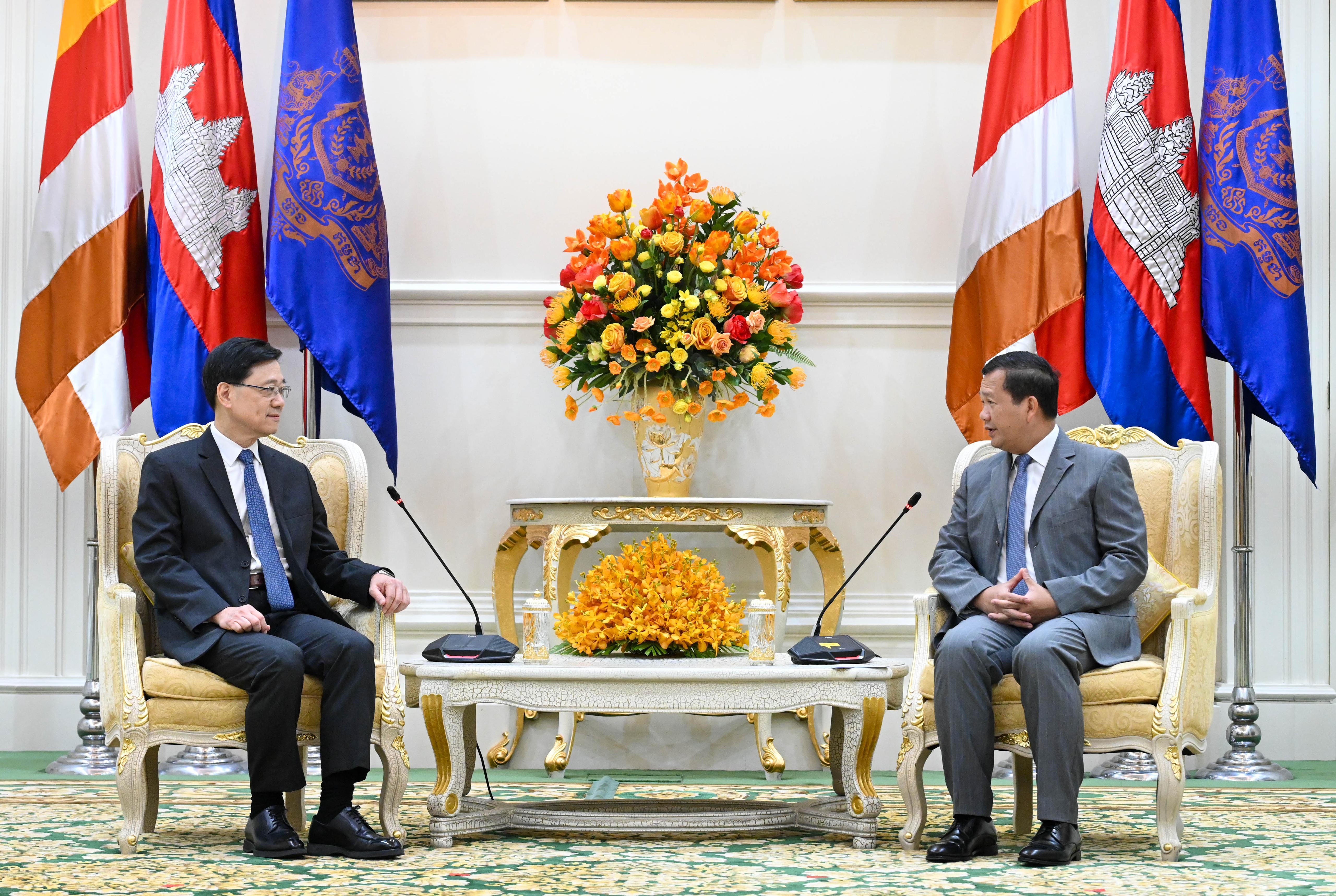 李家超與柬埔寨簽訂13份協議及合作備忘錄 探討增加兩地航線及航班