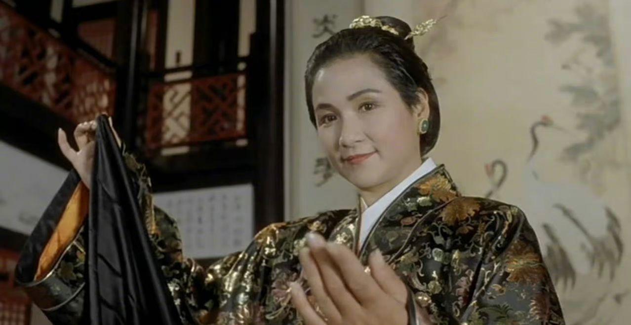 鄭佩佩復出拍《唐伯虎點秋香》的搞笑演出成為經典。