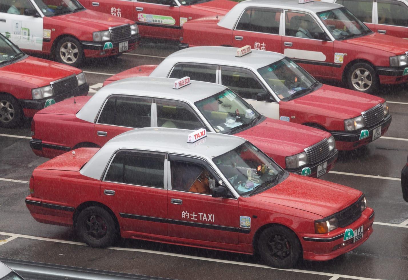 運輸署今日公布5個的士車隊牌照申請結果。(蘇文傑攝)