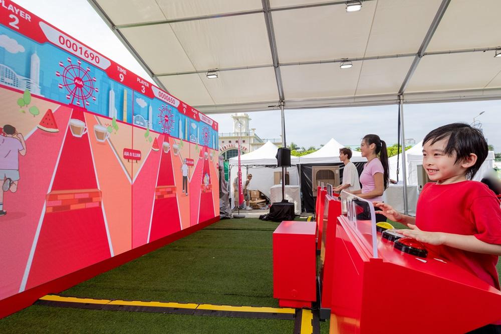 動感活力8米巨型屏幕AOB超級遊戲區 召集所有擁有神級手速與腦速的大朋友小朋友,齊齊挑戰去到「十億」手速!兩個刺激好玩的動感活力大型遊戲機,讓大家在8米超大屏幕與家人好友一同玩AIA One Billion Video Game,見證同場比拼鬥快達致十億分。