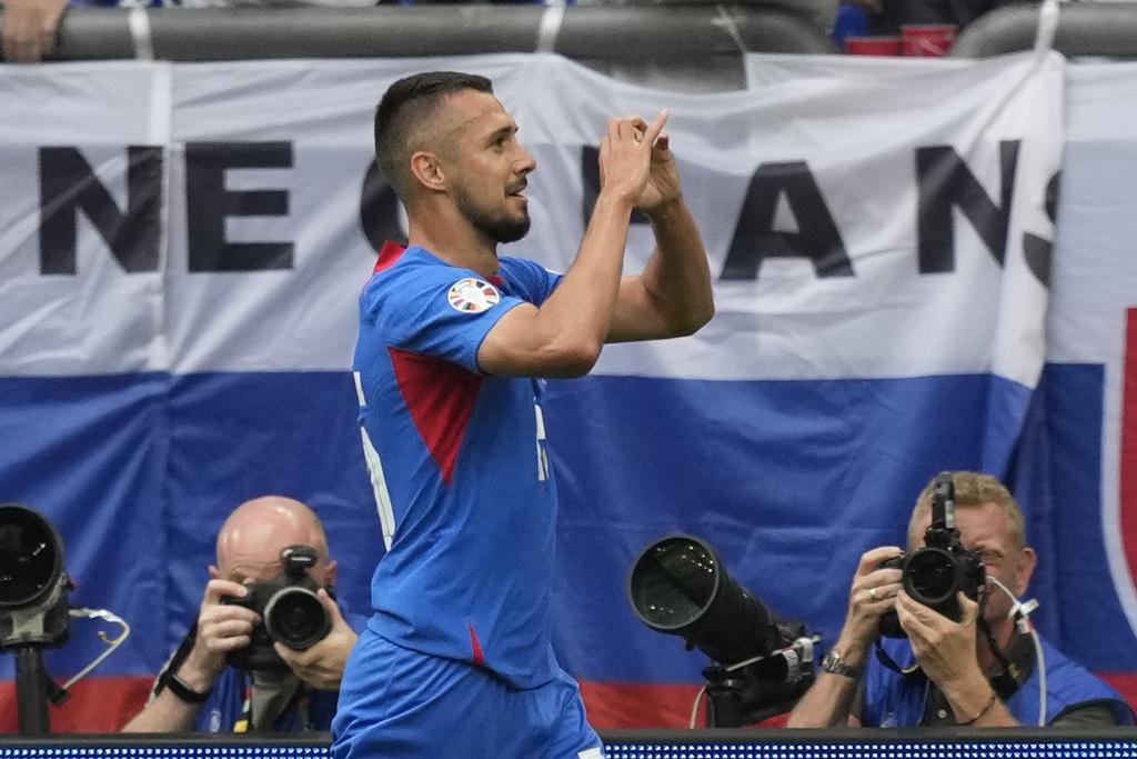 英格蘭上半場表現蹩腳,意外落後一球。(美聯社)