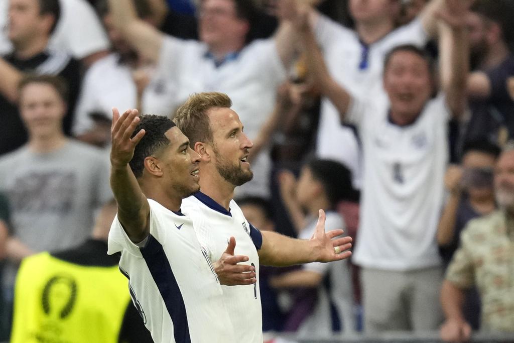 臨完場前最後一擊追平,比寧咸一球值千金。(美聯社)