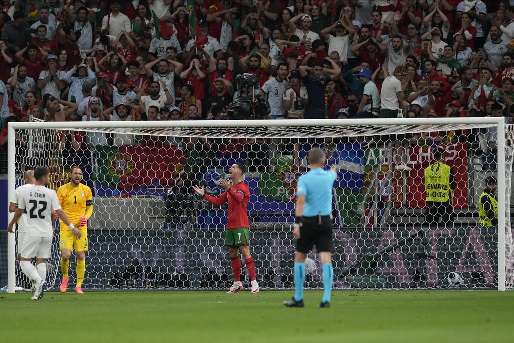 今場C朗不斷尋找入球機會,但始終都是無功而還。(美聯社)