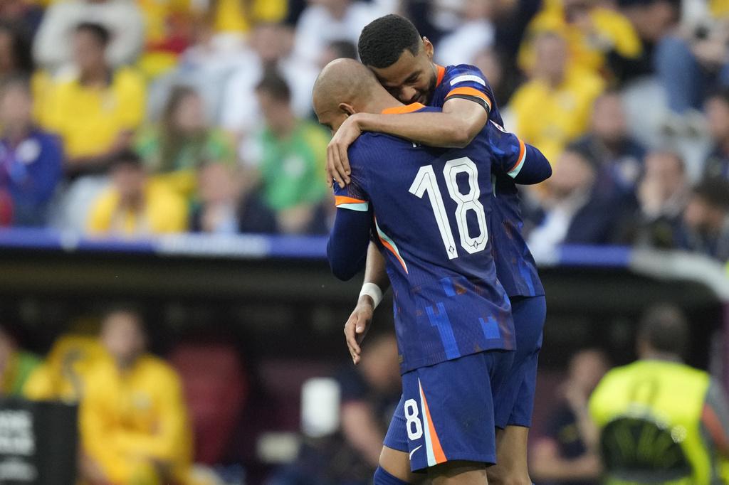 當耶爾馬倫下半場連入兩球,為荷蘭奠定勝局。(美聯社)