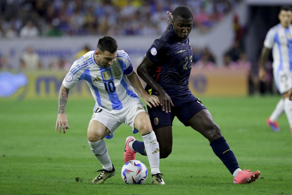 阿根廷1:1賽和厄瓜多爾,以12碼淘汰對手晉級。(美聯社)