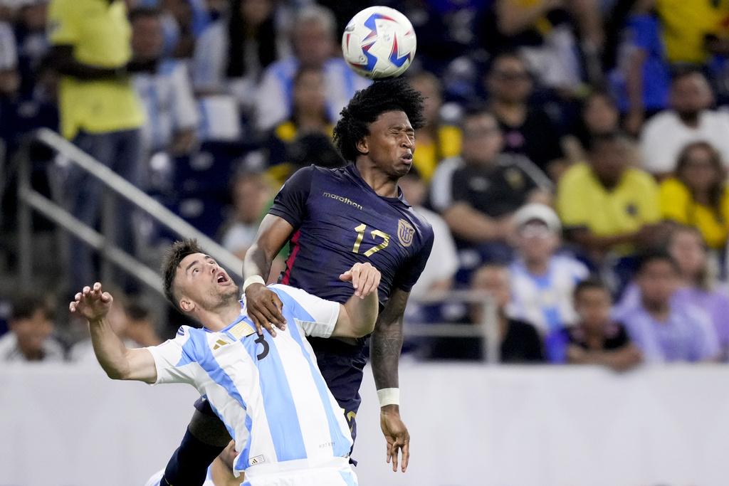 阿根廷1:1賽和厄瓜多爾,以12碼淘汰對手晉級。(美聯社)