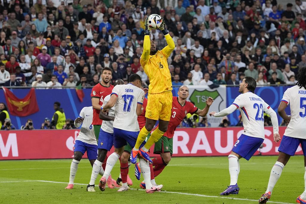 法國對葡萄牙戰情。(美聯社)