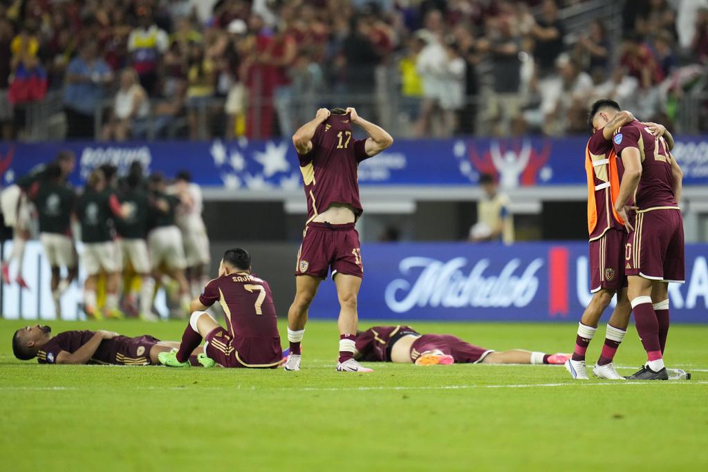 委內瑞拉球員感到失望。(美聯社)