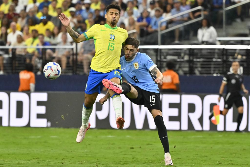 烏拉圭與巴西法定時間踢平0:0。(美聯社)