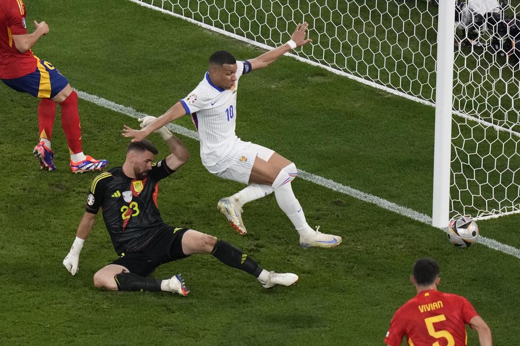 麥巴比下半錯失黃金機會。(美聯社)