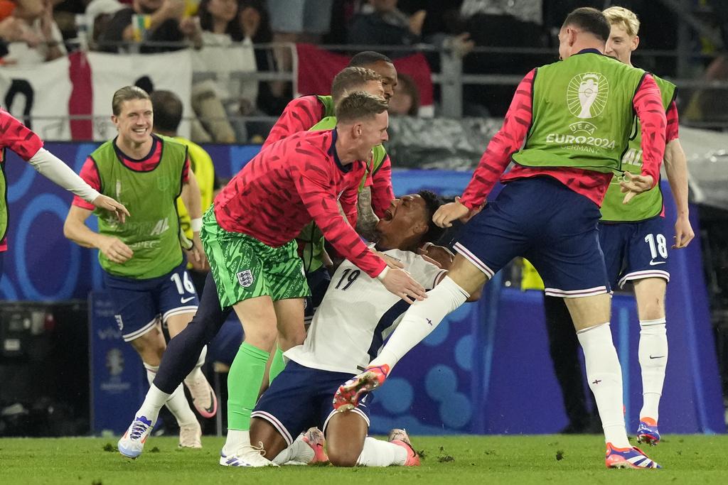 奧尼屈堅斯後備上陣不足十分鐘便建功,一腳將英格蘭帶入決賽。(美聯社)