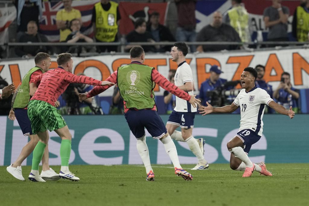 奧尼屈堅斯後備上陣不足十分鐘便建功,一腳將英格蘭帶入決賽。(美聯社)