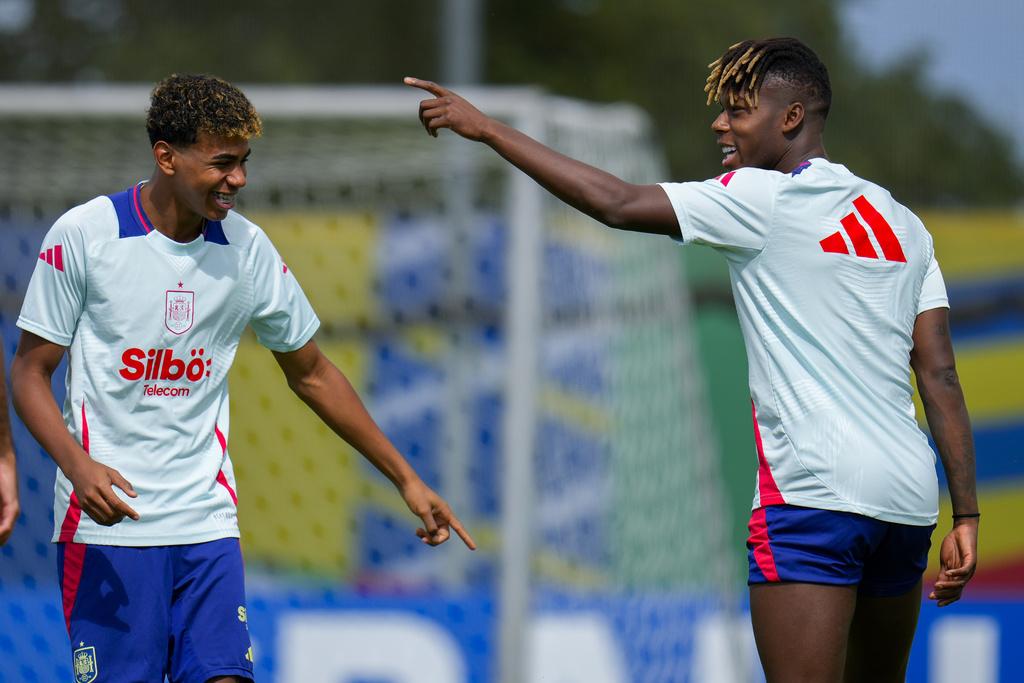 為準備決賽,耶馬爾與隊友積極備戰。(美聯社)