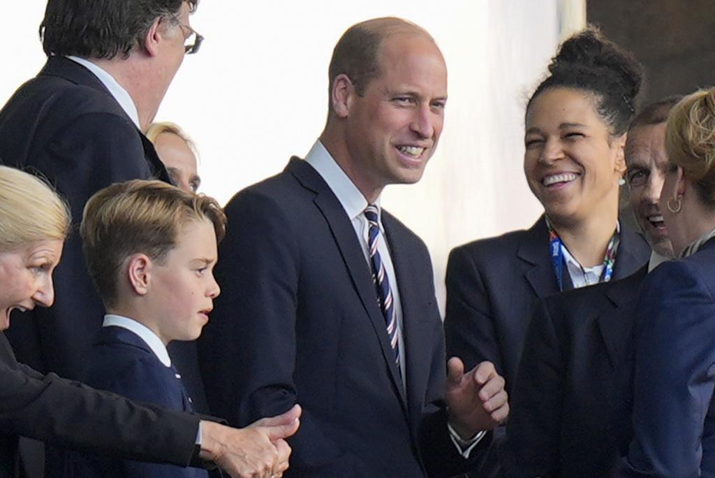 這場決賽意義重大,更吸引兩國皇室成員前往現場觀戰。(美聯社)