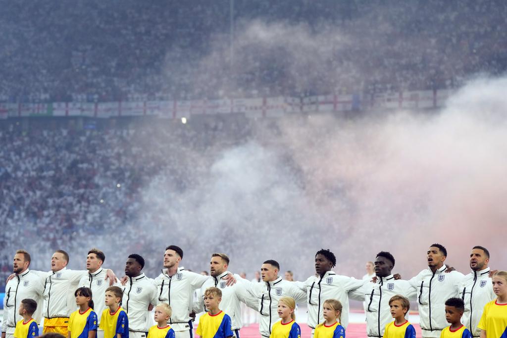 這場決賽意義重大,更吸引兩國皇室成員前往現場觀戰。(美聯社)