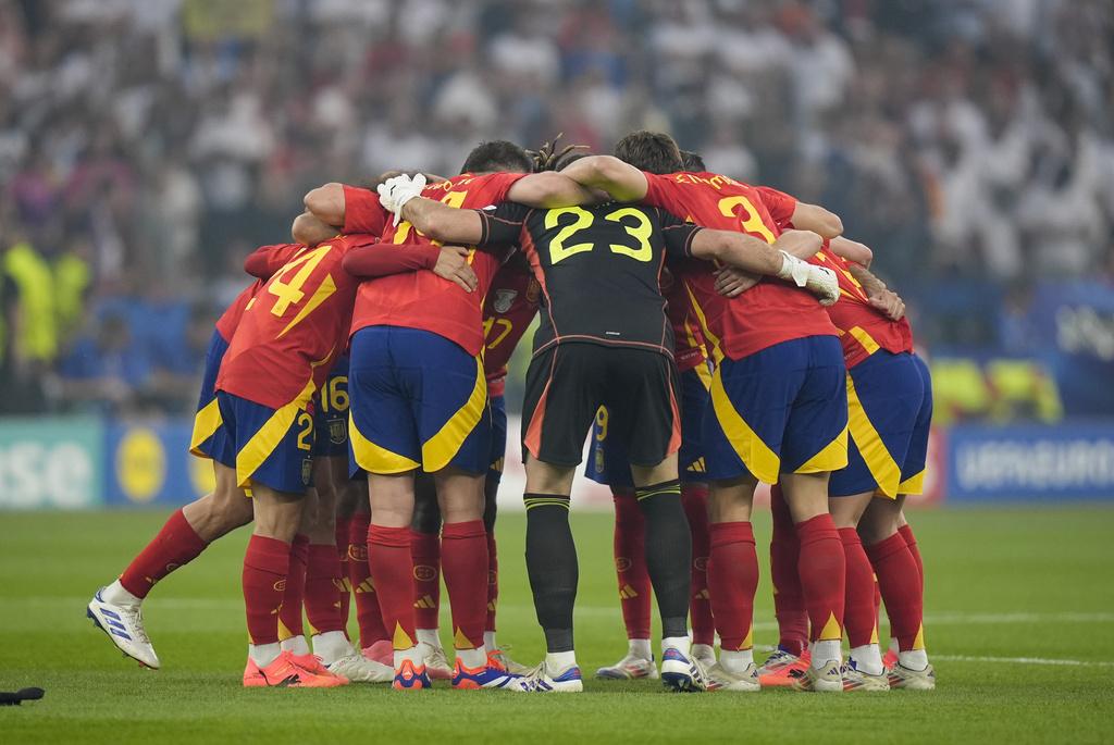 這場決賽意義重大,更吸引兩國皇室成員前往現場觀戰。(美聯社)