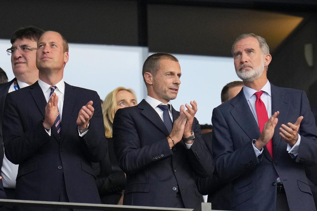 這場決賽意義重大,更吸引兩國皇室成員前往現場觀戰。(美聯社)