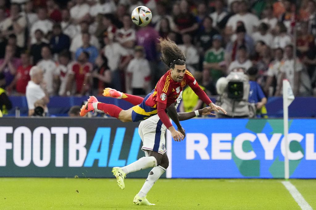 兩隊上半場合共僅射門5球,踢法相對保守。(美聯社)