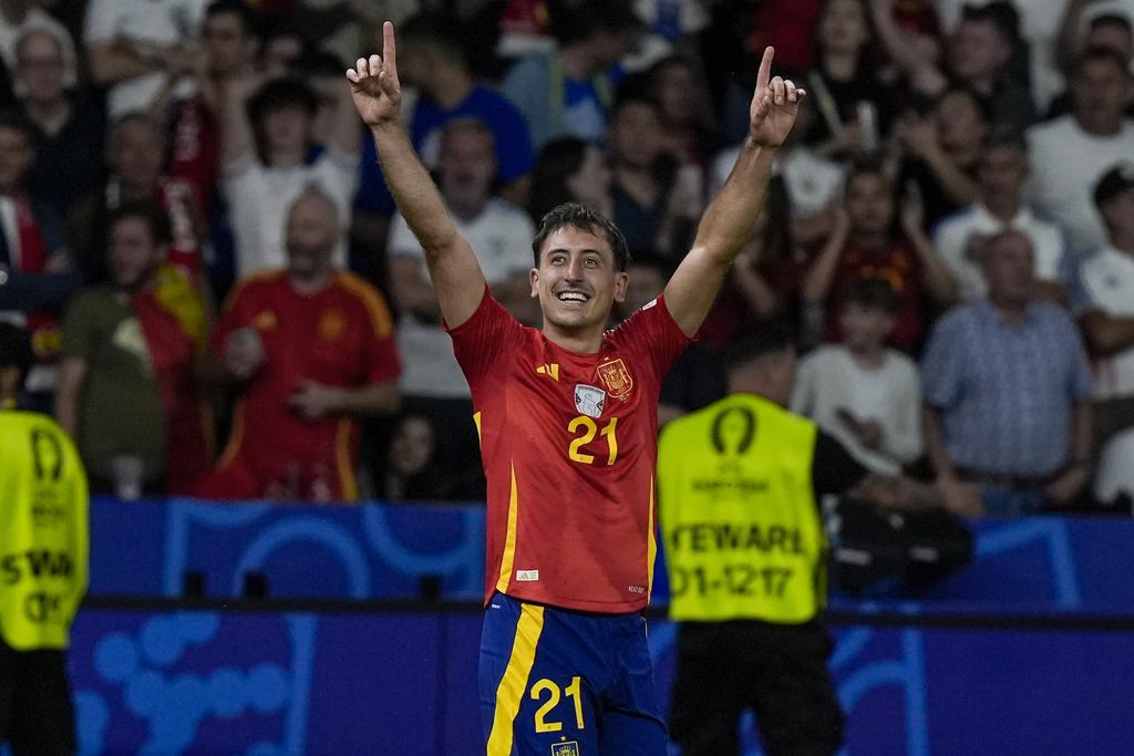 西班牙憑奧耶沙巴爾的入球,絕殺英格蘭。(美聯社)