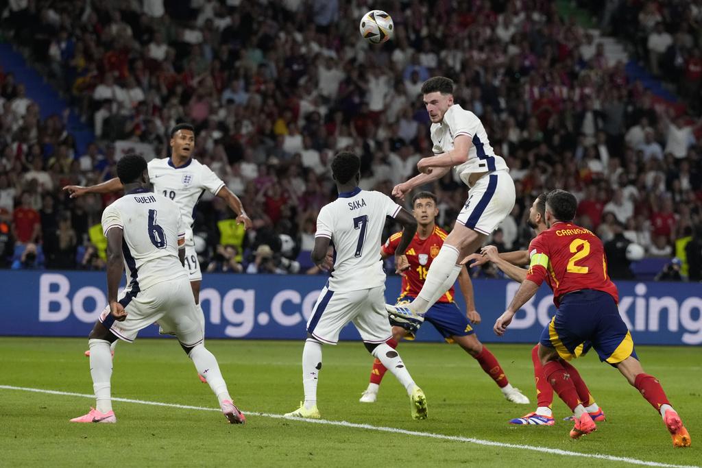西班牙憑奧耶沙巴爾的入球,絕殺英格蘭。(美聯社)