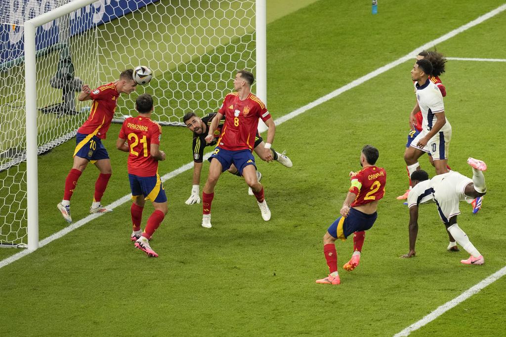 西班牙憑奧耶沙巴爾的入球,絕殺英格蘭。(美聯社)