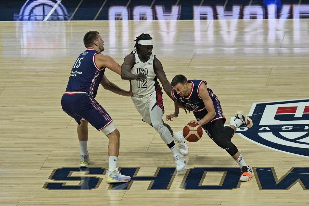 美國男籃在表演賽105:79大勝塞爾維亞。(美聯社)