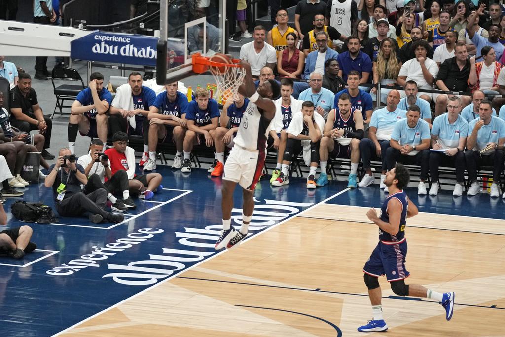 美國男籃在表演賽105:79大勝塞爾維亞。(美聯社)