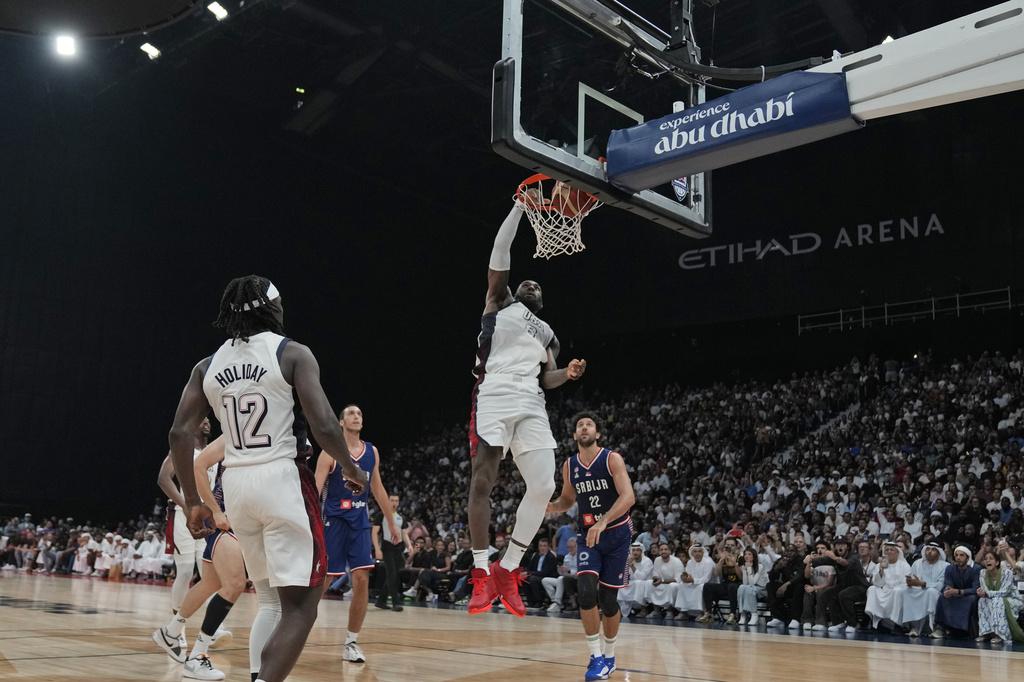 美國男籃在表演賽105:79大勝塞爾維亞。(美聯社)