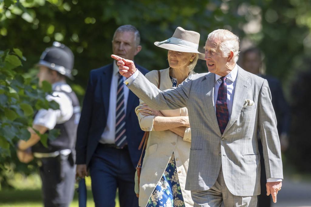 患癌的查理斯近日現身公開場合,精神狀況良好。(美聯社)