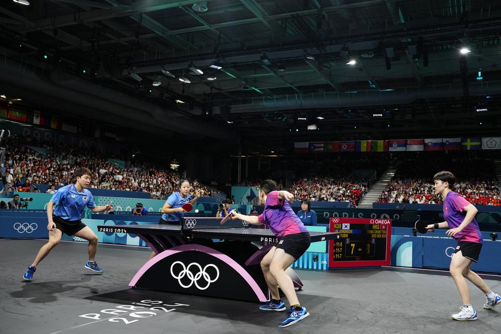 巴黎奧運|黃鎮廷杜凱琹銅牌戰負南韓組合。(美聯社)