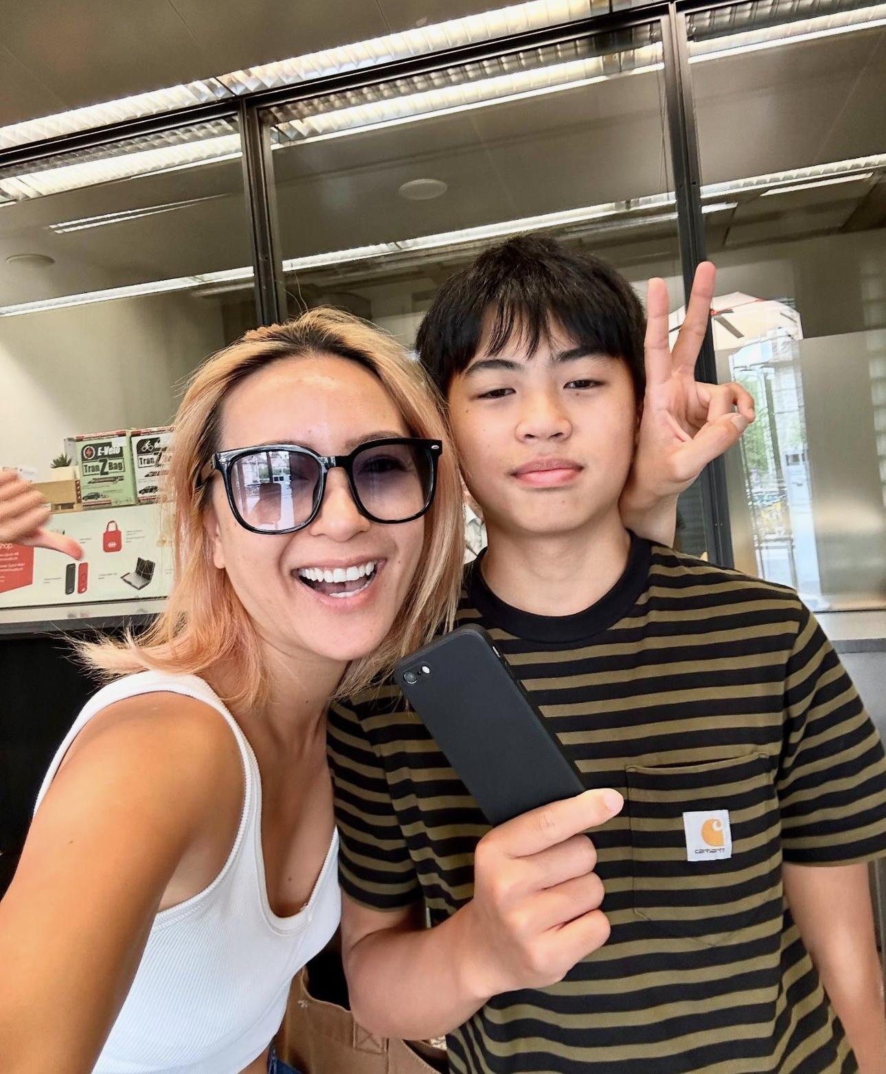 二仔Duncan日前在旅程中遺失電話,其後竟然失而復得。