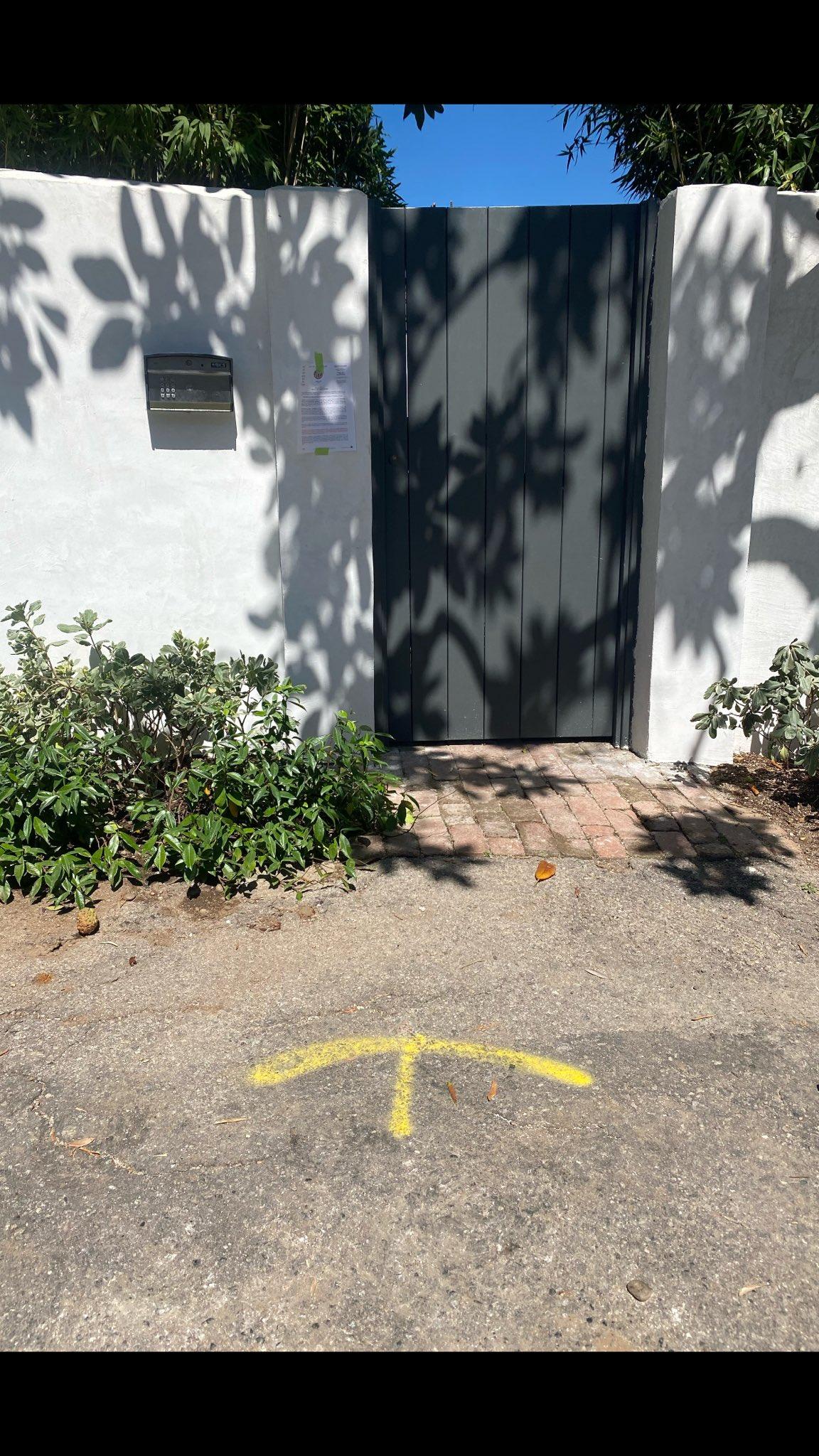 瑪麗蓮夢露(Marilyn Monroe)位於洛杉磯的故居門口。(網上圖片)