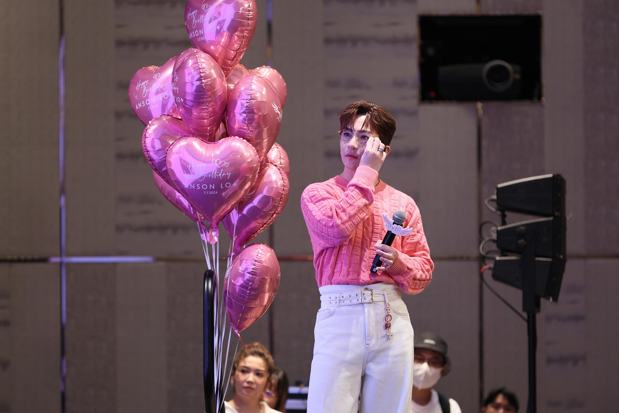 當家姐提及兒時往事時,搞到Anson Lo「眼濕濕」。