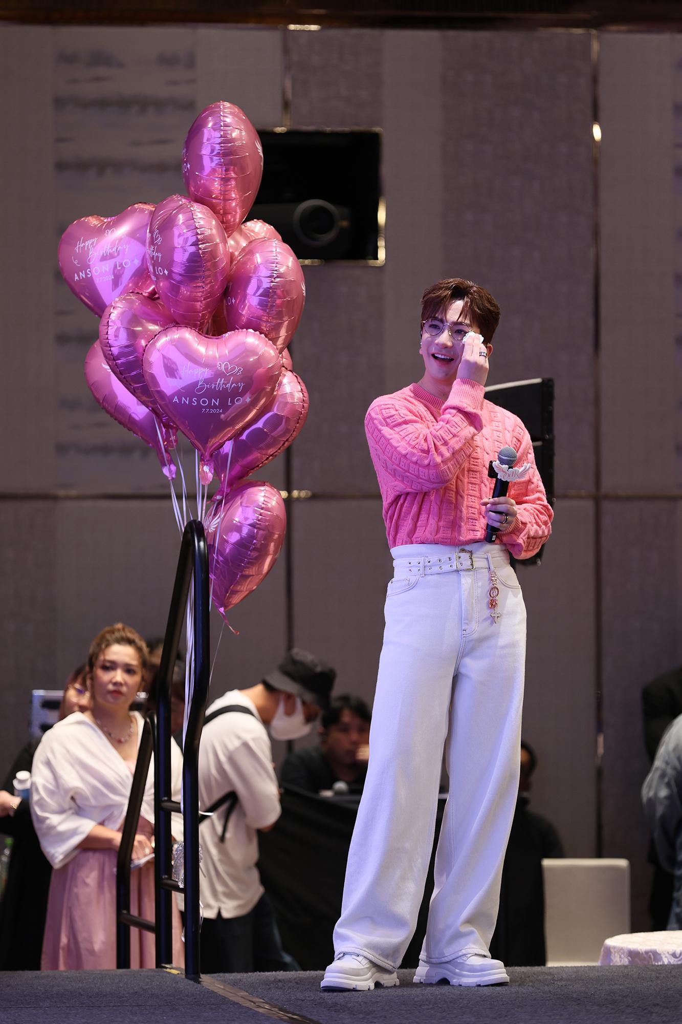 當家姐提及兒時往事時,搞到Anson Lo「眼濕濕」。