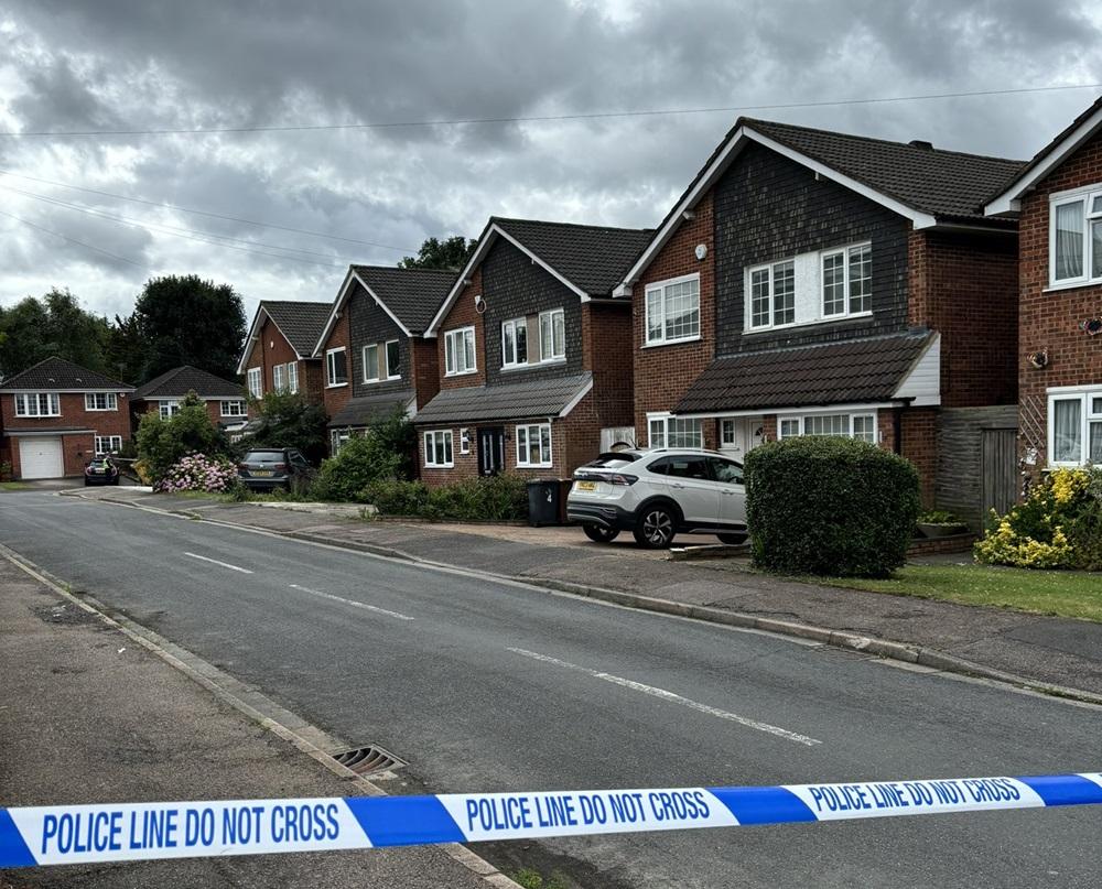 英國警察封鎖現場在調查。(X)