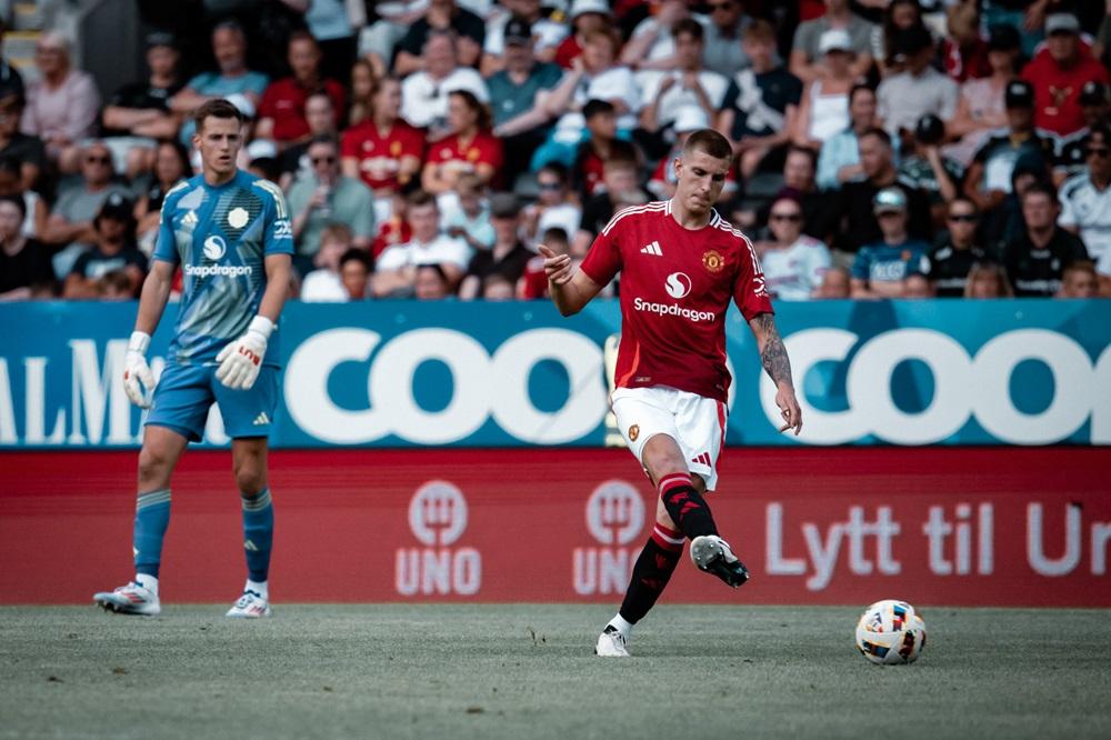 曼聯作客挪威洛辛堡友賽。(曼聯X)