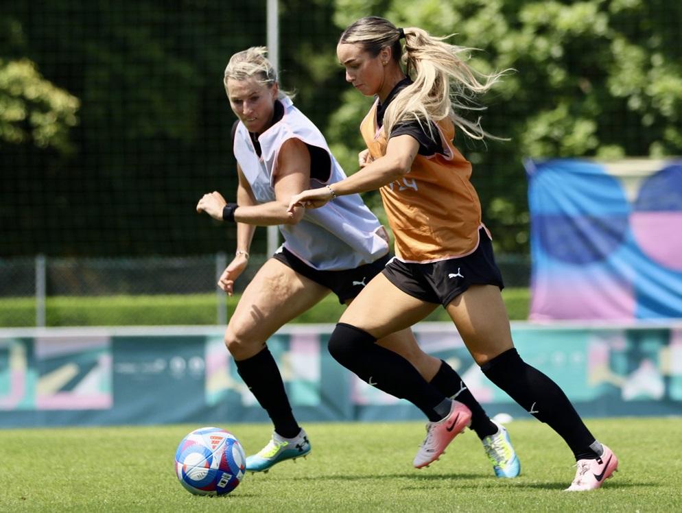 新西蘭女足備戰對加拿大。(X)