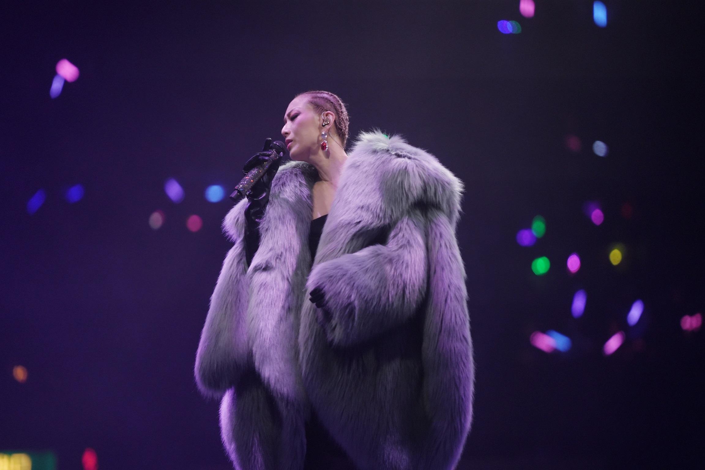 鄭秀文(Sammi)世界巡迴演唱會香港站在本月12日至28日在紅館舉行。